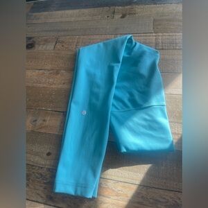Lululemon Wunder Train 25” size 6 HR Leggings